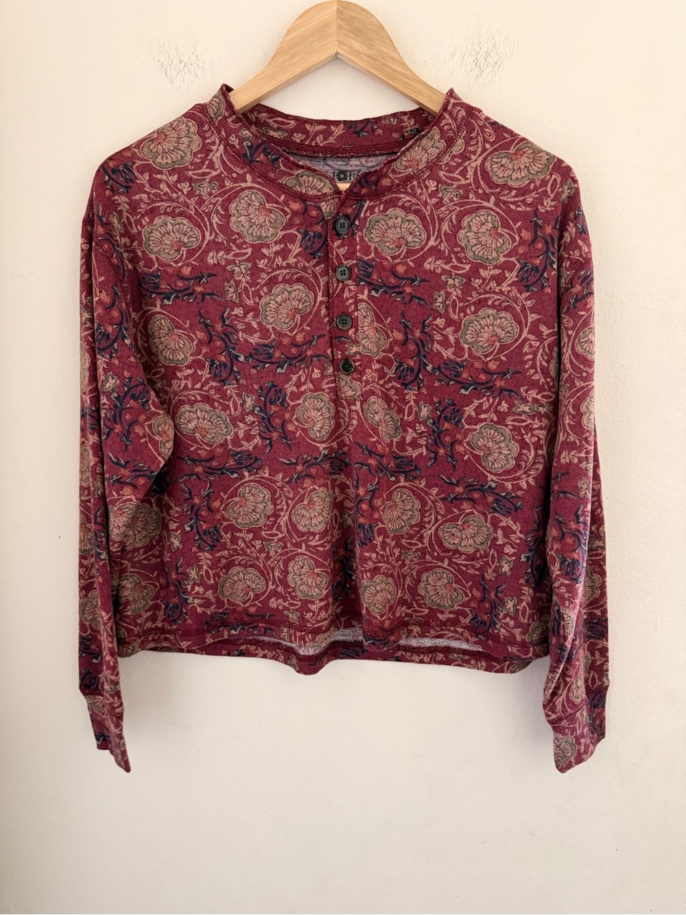 Natural Life Cropped Henley Top Small Burgundy Paisley Knit Long Sleeve Cropped